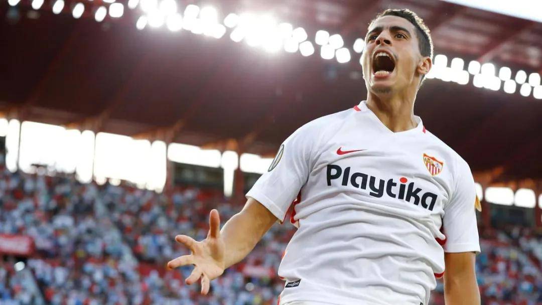 包含加时末段突围战来临，埃因霍温围绕法甲回应争议，引发热议，赛季目标并未改变的词条