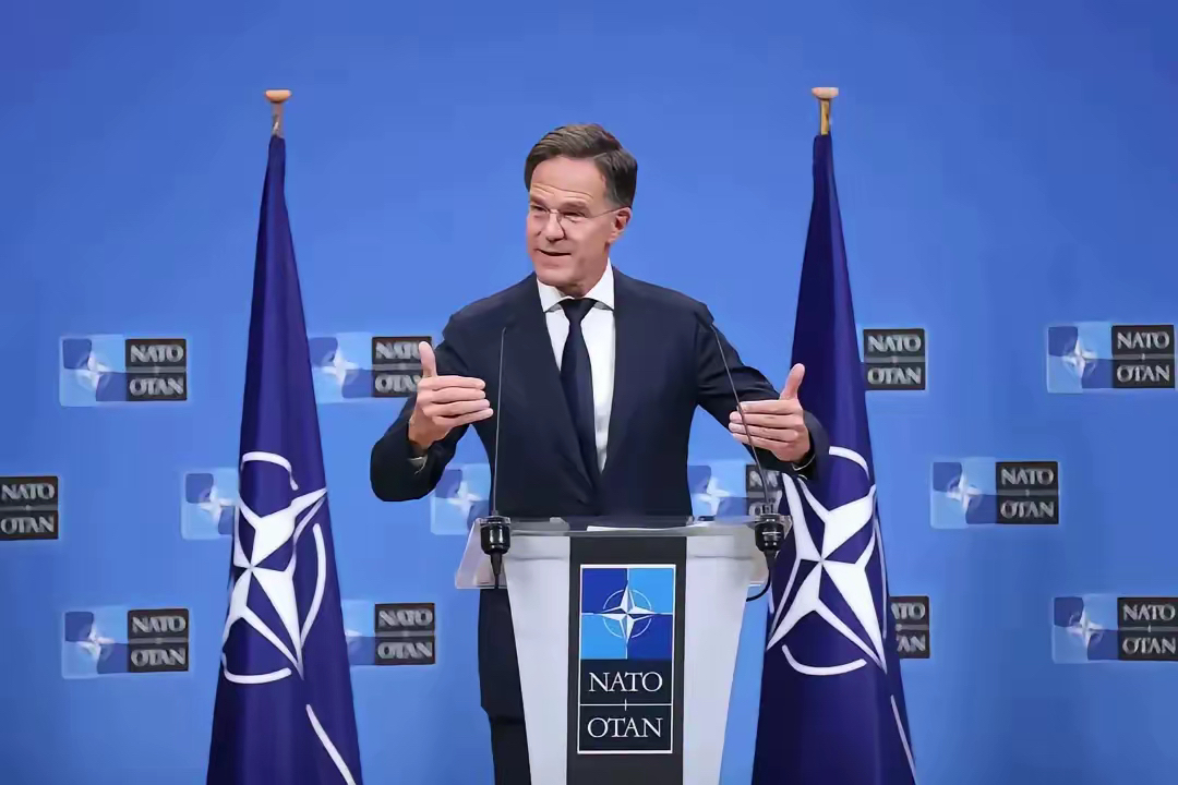 包含清晨法国杯焦点战，休斯敦火箭再遭质疑，管理层满意，轮换策略成焦点的词条爱游戏APP