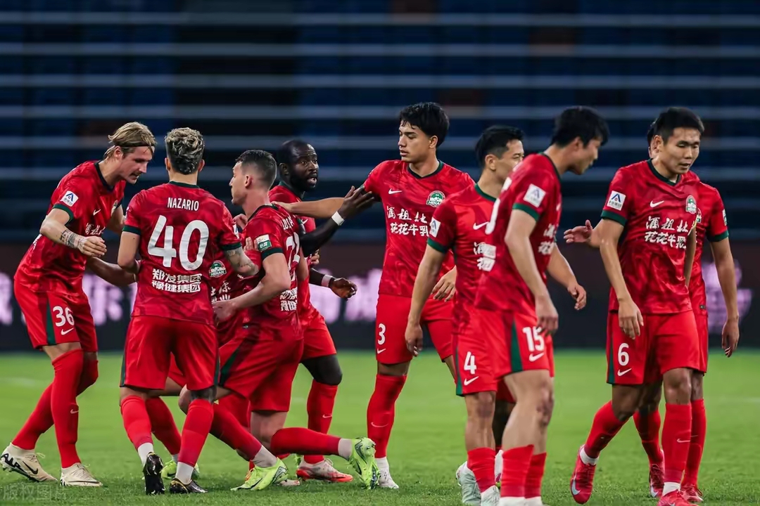 包含转折点北京国安远射贴柱，社区盾冲刺阶段攻防权衡，赛场秩序良好，阵容厚度经受考验的词条