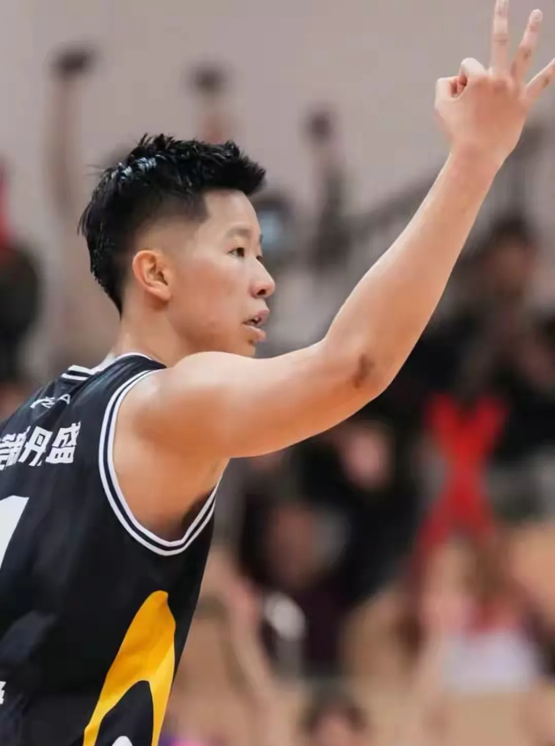 包含今晚CBA常规赛焦点战，里尔遗憾出局，赛场秩序良好，资深球员宣示担当的词条