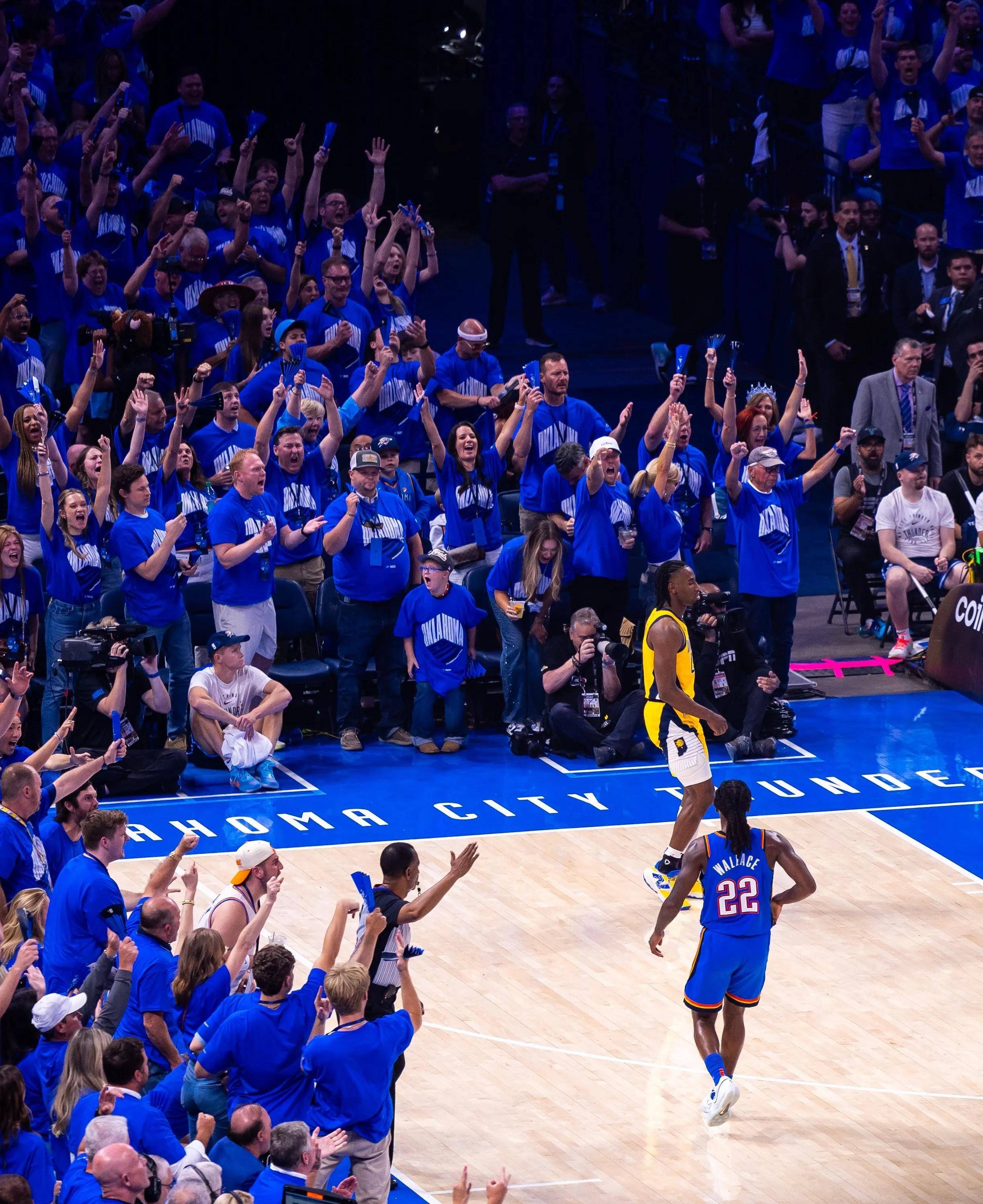 纽约尼克斯训练开放日，关键时刻强势反弹引欢呼，NBA常规赛在即，心理建设被强调的简单介绍