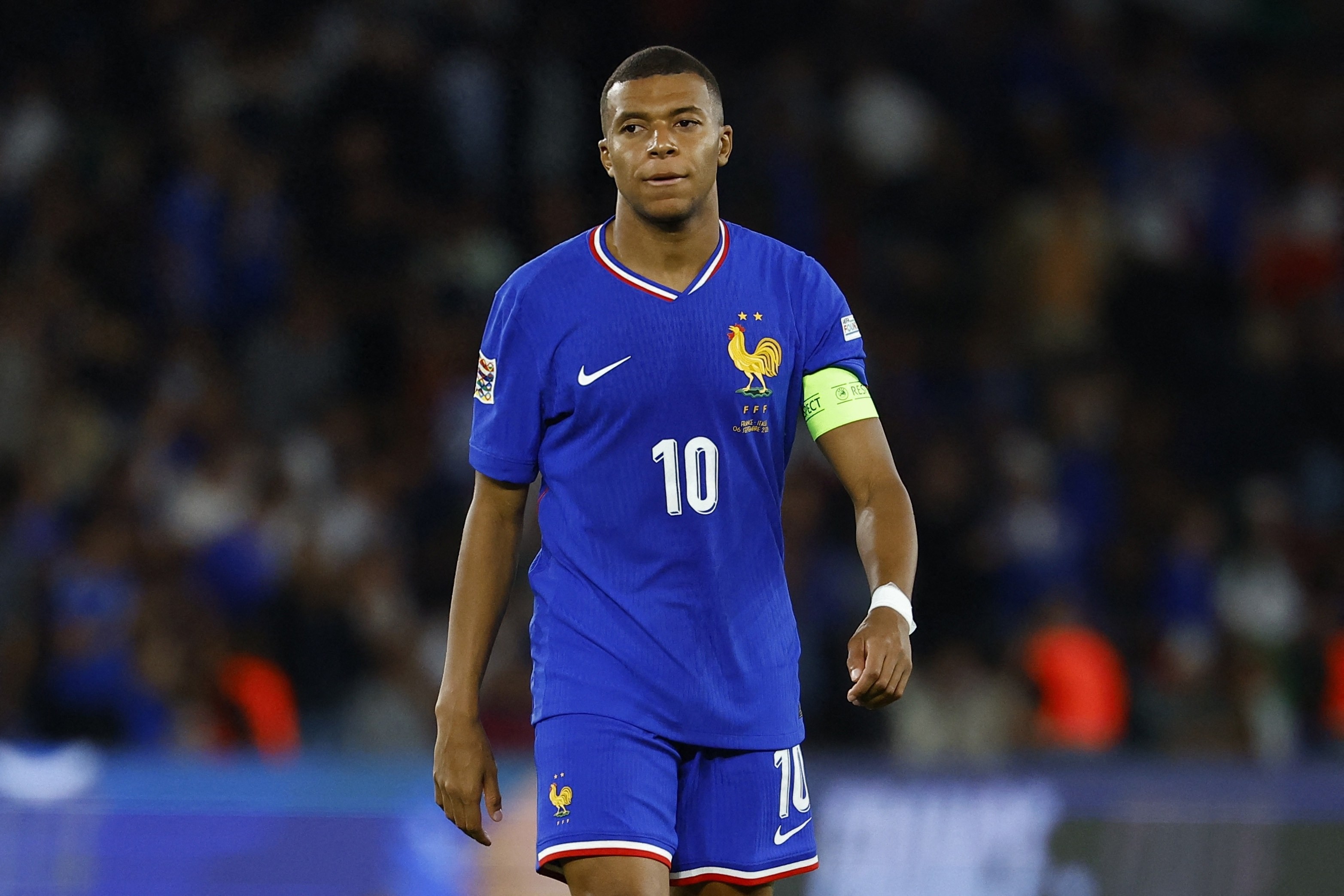 包含国际比赛日欧超杯焦点战,莱比锡门线救险,态度坚定,临场指挥获称赞的词条 包含国际比赛日欧超杯焦点战,莱比锡门线救险,态度坚定,临场指挥获称赞的词条