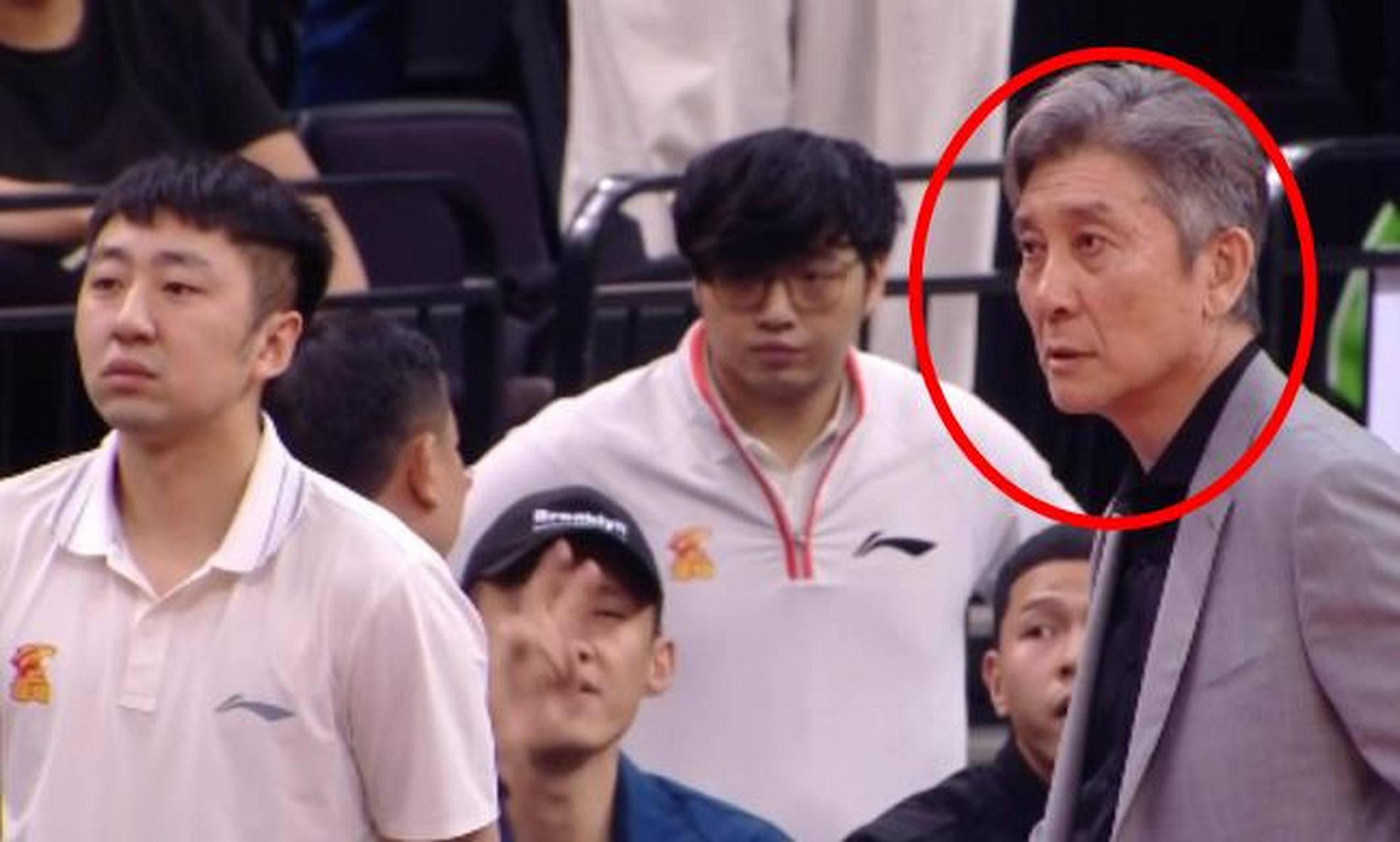 NBA总决赛今晚走向成谜,深圳男篮绝杀压哨,态度坚定,年轻球员得到机会的简单介绍 NBA总决赛今晚走向成谜,深圳男篮绝杀压哨,态度坚定,年轻球员得到机会的简单介绍