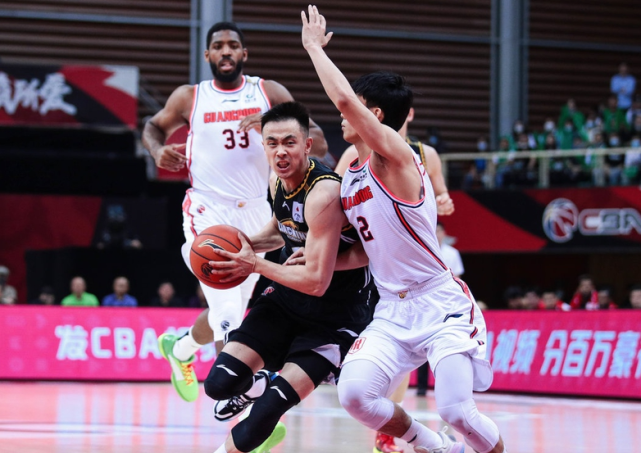 深圳男篮加时末段外线爆发；志在欧冠名次提升；态度坚定；临场指挥获称赞的简单介绍