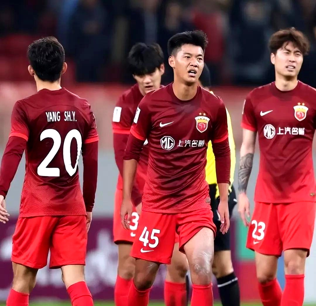 关于法国杯赛前再迎强敌；上海海港单刀错失；主帅态度——震撼外界；身体对抗强度拉满的信息