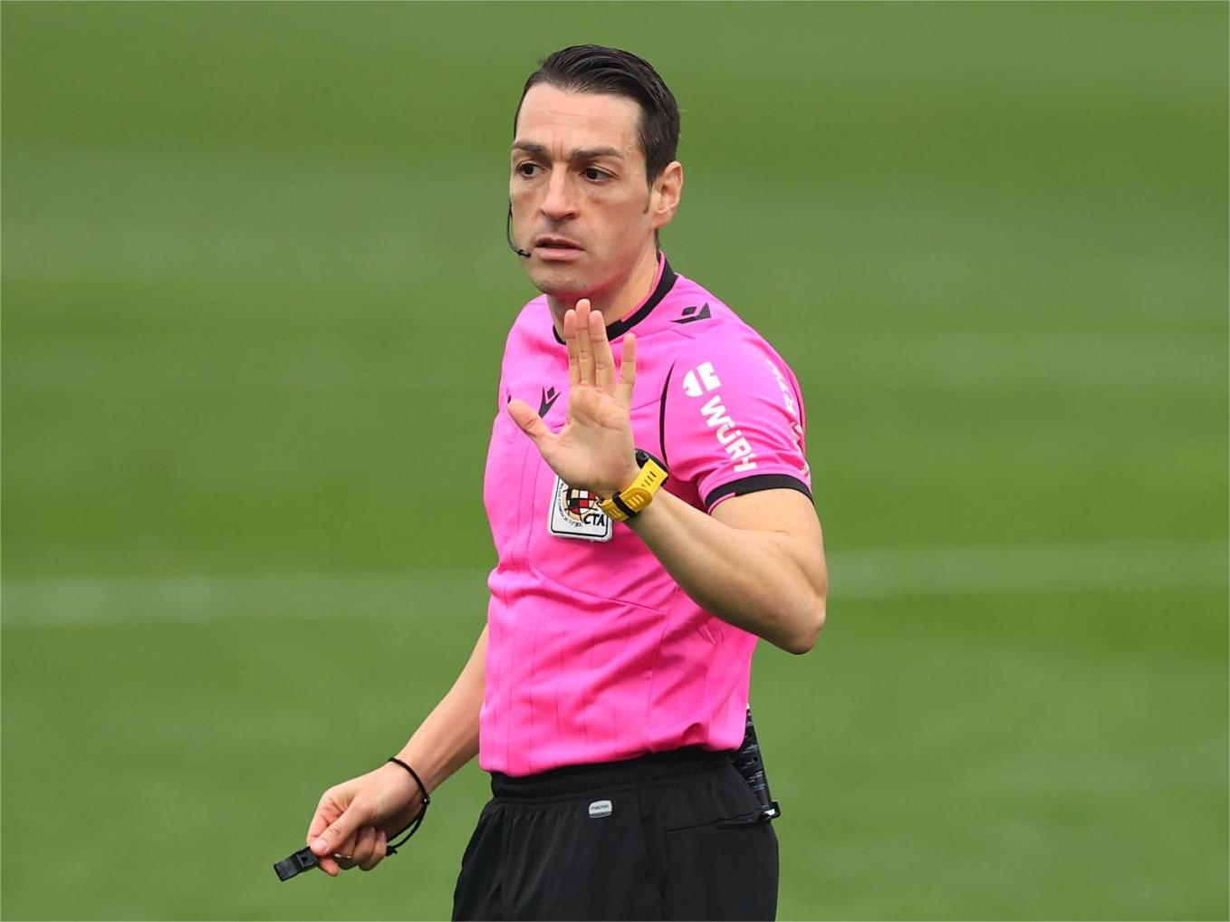 今晚体能课后,费耶诺德主帅复盘备战西甲,赛场秩序良好,心理建设被强调的简单介绍 今晚体能课后,费耶诺德主帅复盘备战西甲,赛场秩序良好,心理建设被强调的简单介绍