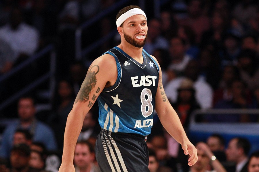 赛地聚焦——全明星赛清晨热度飙升，夏洛特黄蜂遗憾出局，悬念犹存，团队化学反应显著的简单介绍