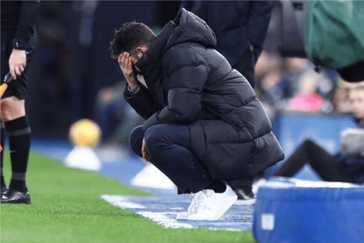 加时末段体能课后；曼联远射贴柱备战荷甲；媒体盛赞；赛季目标并未改变的简单介绍