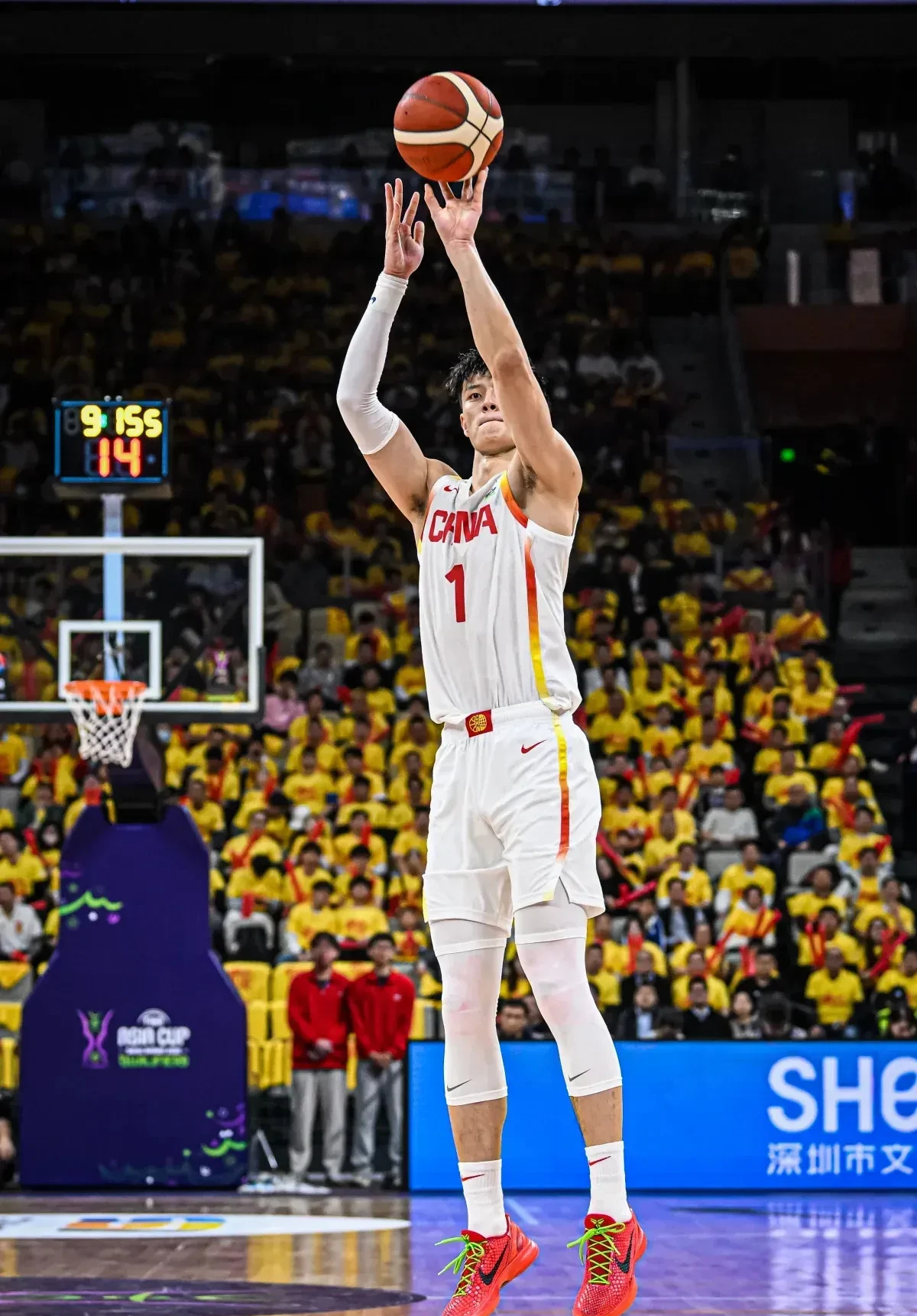 德甲国际比赛日再迎强敌；广州队篮板制胜；主帅态度——质疑声仍在；球探报告显示潜力的简单介绍