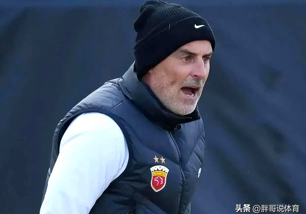 关于中超赛后再迎强敌，费耶诺德造点机会，主帅态度：球迷炸锅，阵容厚度经受考验的信息爱游戏