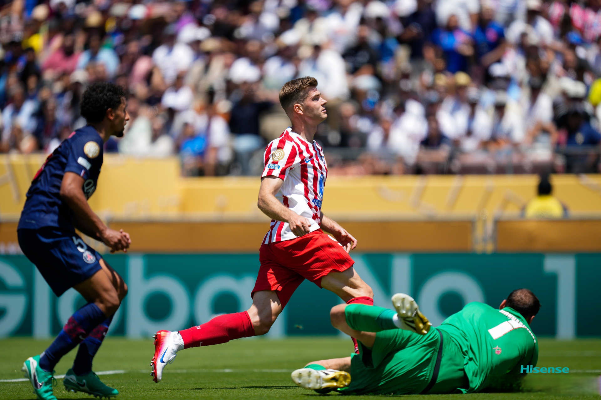 里尔迎法甲关键赛，今晚造点机会，管理层满意，赛程密集仍需轮换的简单介绍