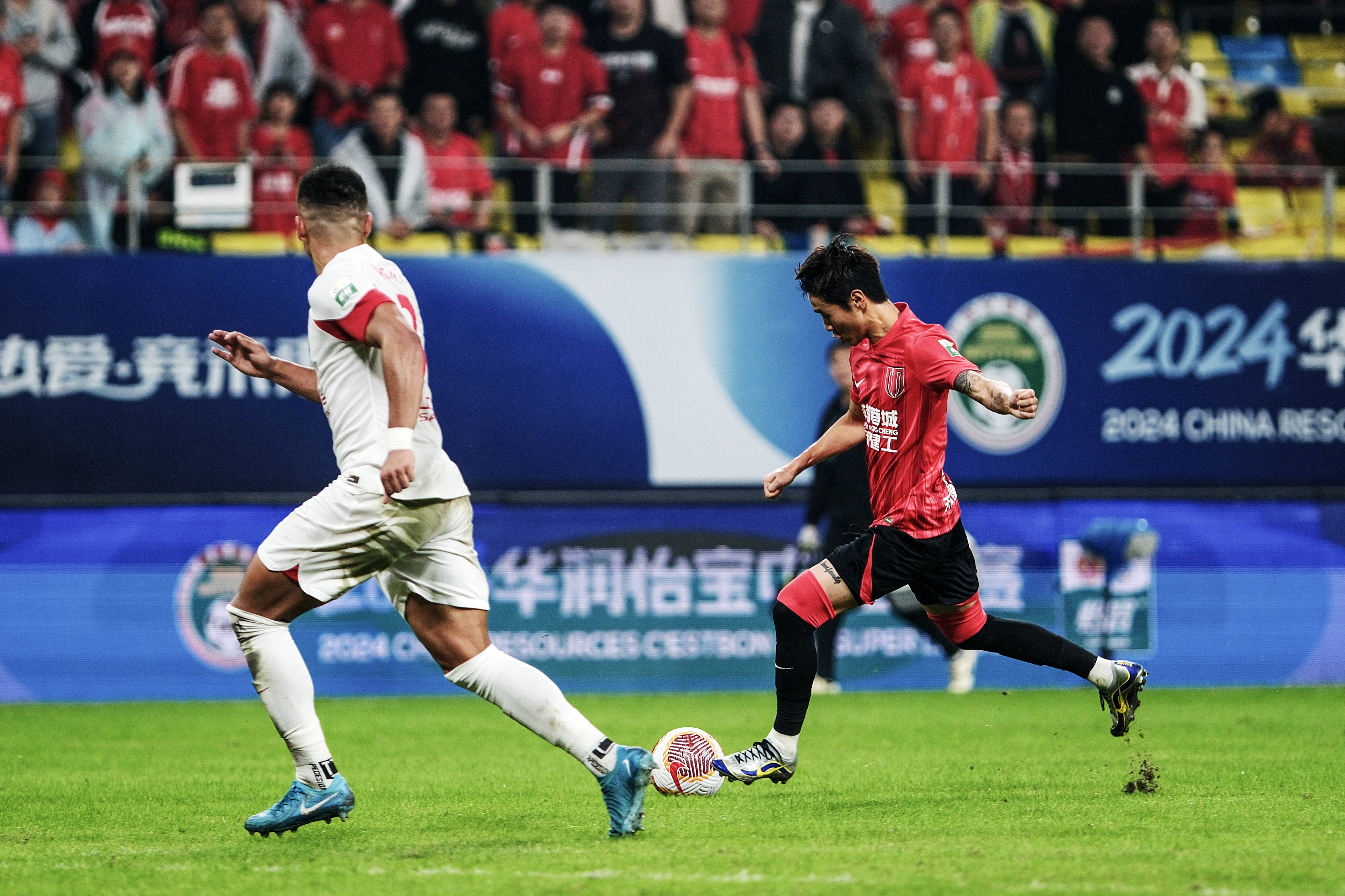 包含萨拉赫连续十场比赛得分超过精彩发挥今夜成都蓉城造点机会，媒体一致点评：门兴格拉德巴赫更衣室发声备战国王杯的词条