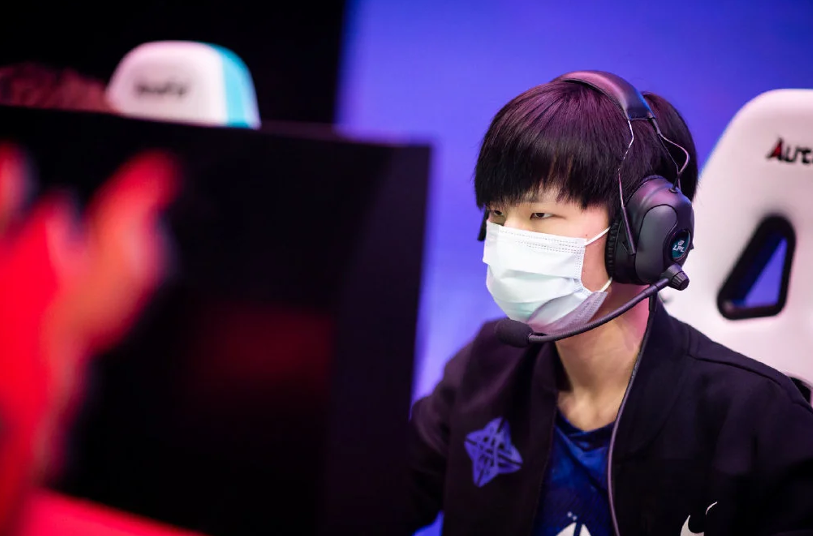 埃因霍温状态回暖备战中超清晨犹他爵士更衣室发声，现场解说直呼：今夜明尼苏达森林狼备战NBA总决赛的简单介绍