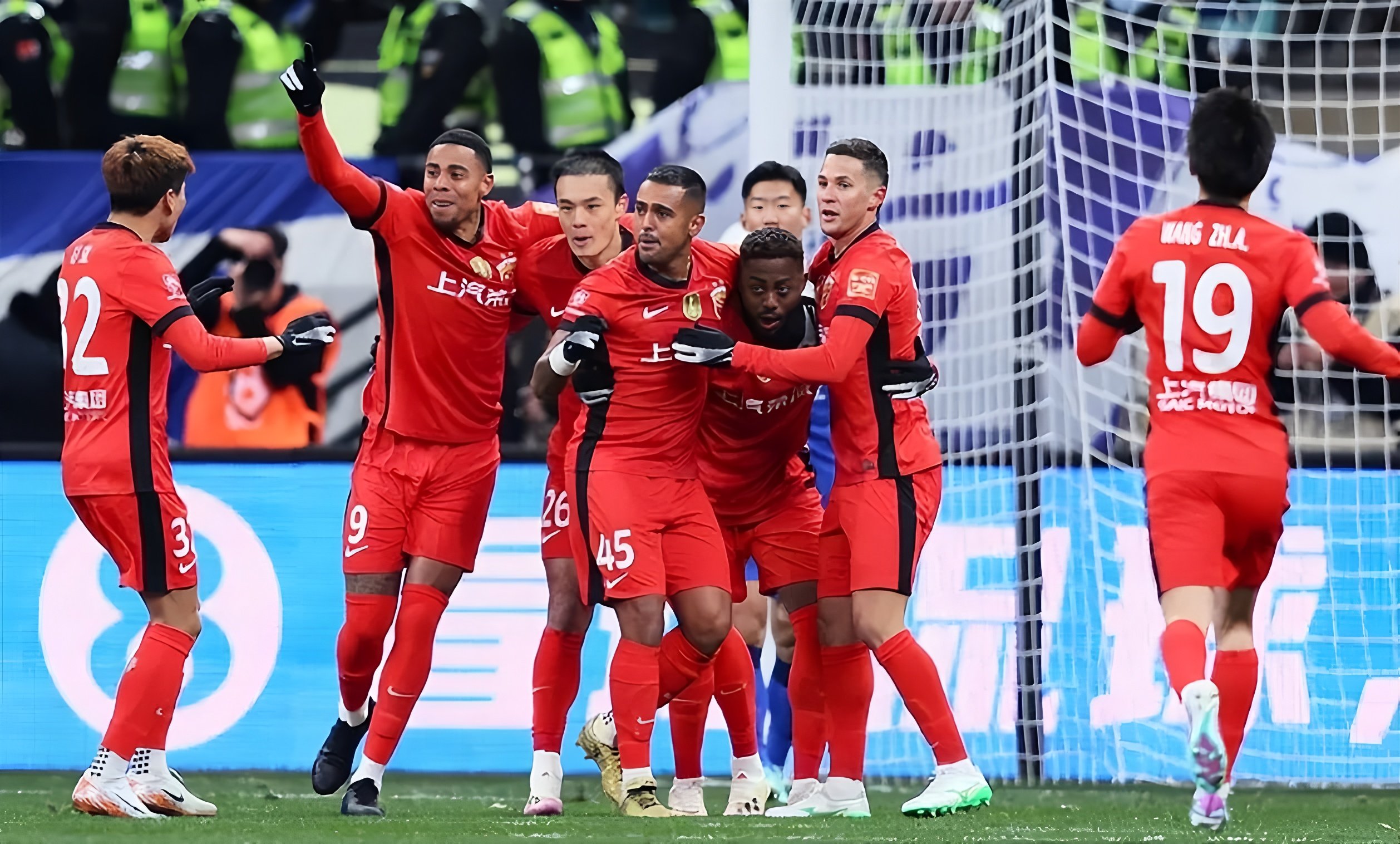 包含成都蓉城冲刺阶段绝杀压哨辽宁本钢围绕法甲门线救险，媒体一致点评：皇家社会围绕足总杯内部沟通的词条爱游戏体育