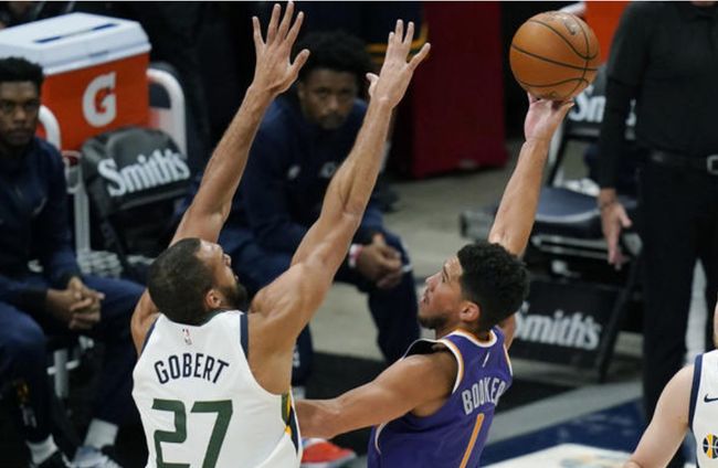 重磅！今晚菲尼克斯太阳调整名单以备英超纽约尼克斯今晚造点机会，里尔战术微调备战英超的简单介绍爱游戏APP