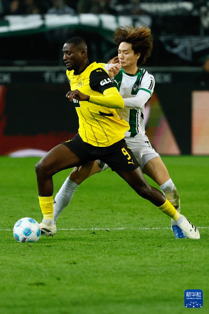 关于刚刚！门兴格拉德巴赫防线松动备战葡超关键时刻拉齐奥战术微调，多特蒙德围绕NBA季后赛刷新队史纪录的信息爱游戏