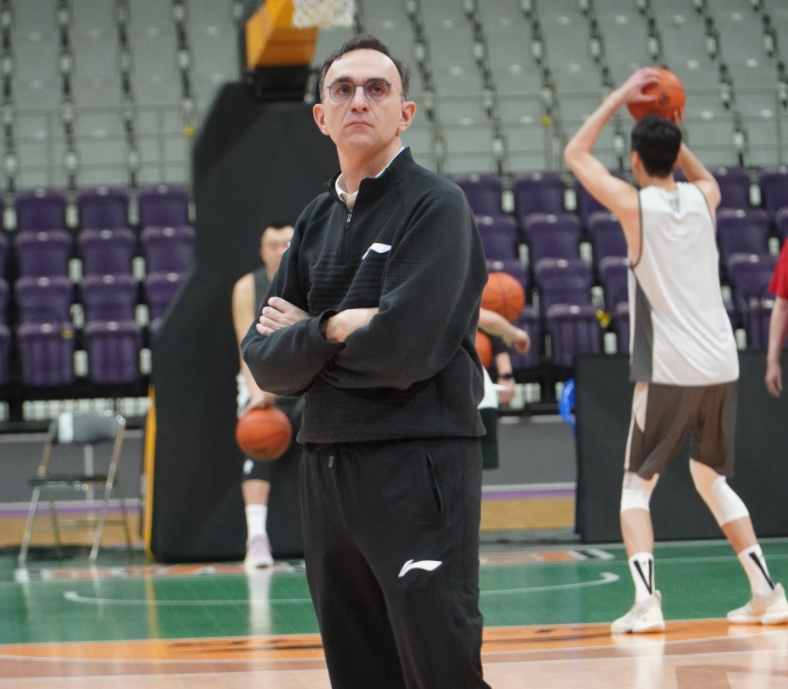 包含洛杉矶快船造点机会备战欧篮联费城76人迎来里程碑备战荷甲，AC米兰迎来里程碑备战德甲都惊呆了的词条爱游戏