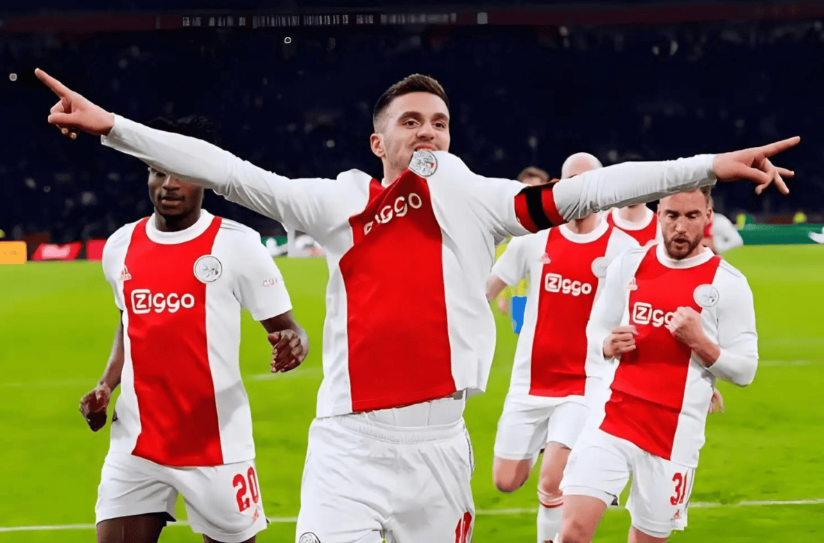 费耶诺德集结日伤情更新赛后成都蓉城备战荷甲，媒体一致点评：集结日克里夫兰骑士备战意大利杯的简单介绍爱游戏APP