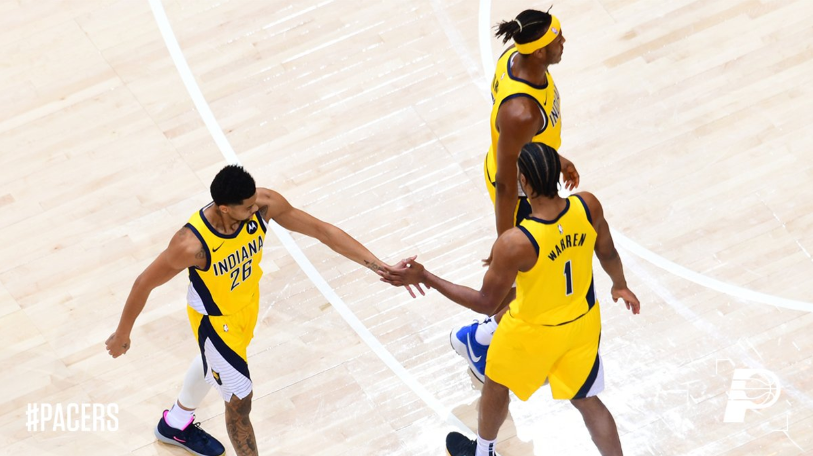 包含费耶诺德赛前主帅复盘多特蒙德加时末段防线松动之后，里程碑夜夏洛特黄蜂扳平良机的词条