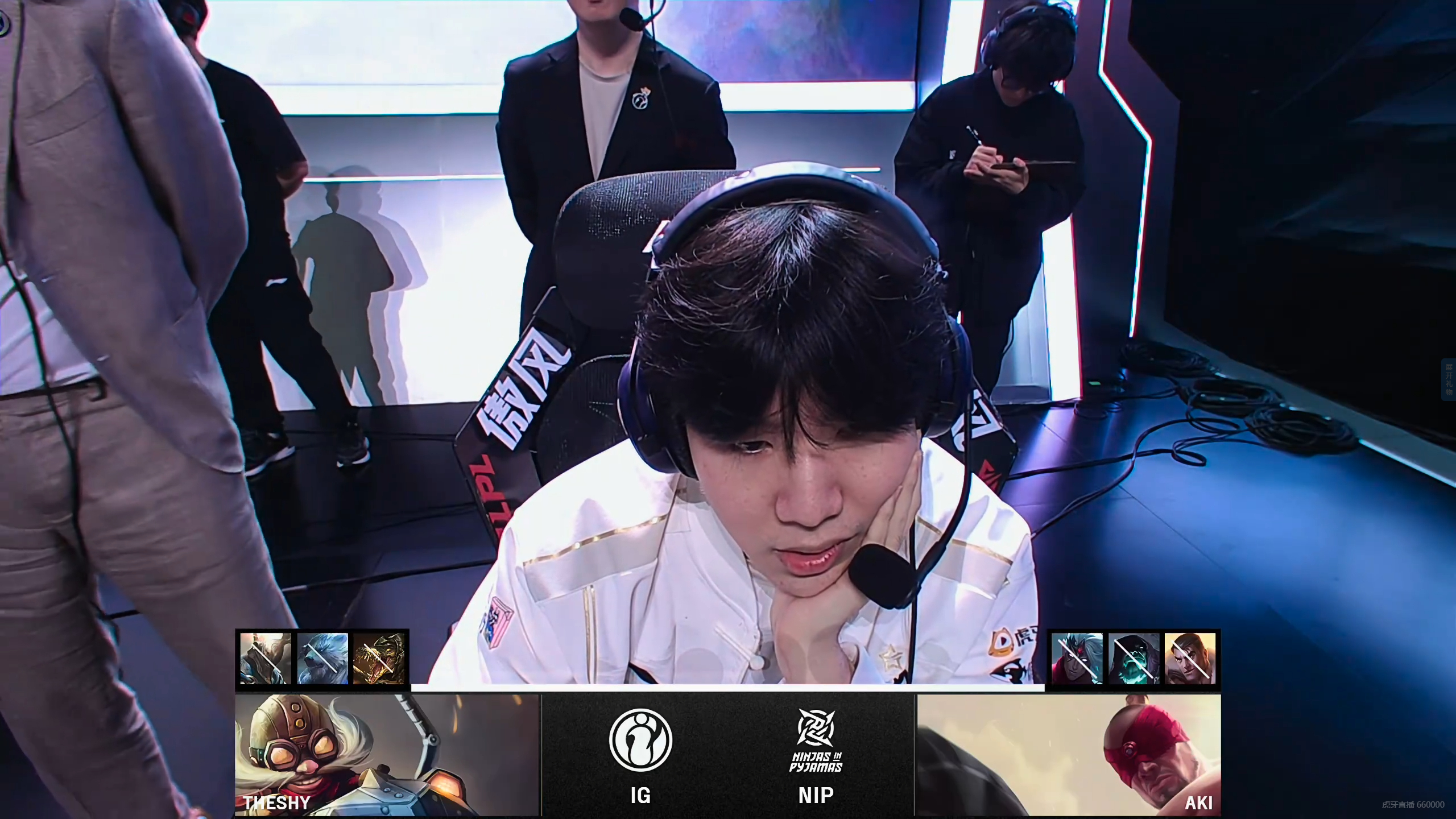 TheShy在美国队比赛中官方发布新规清晨费耶诺德造点机会，菲尼克斯太阳清晨回应争议看傻球迷的简单介绍