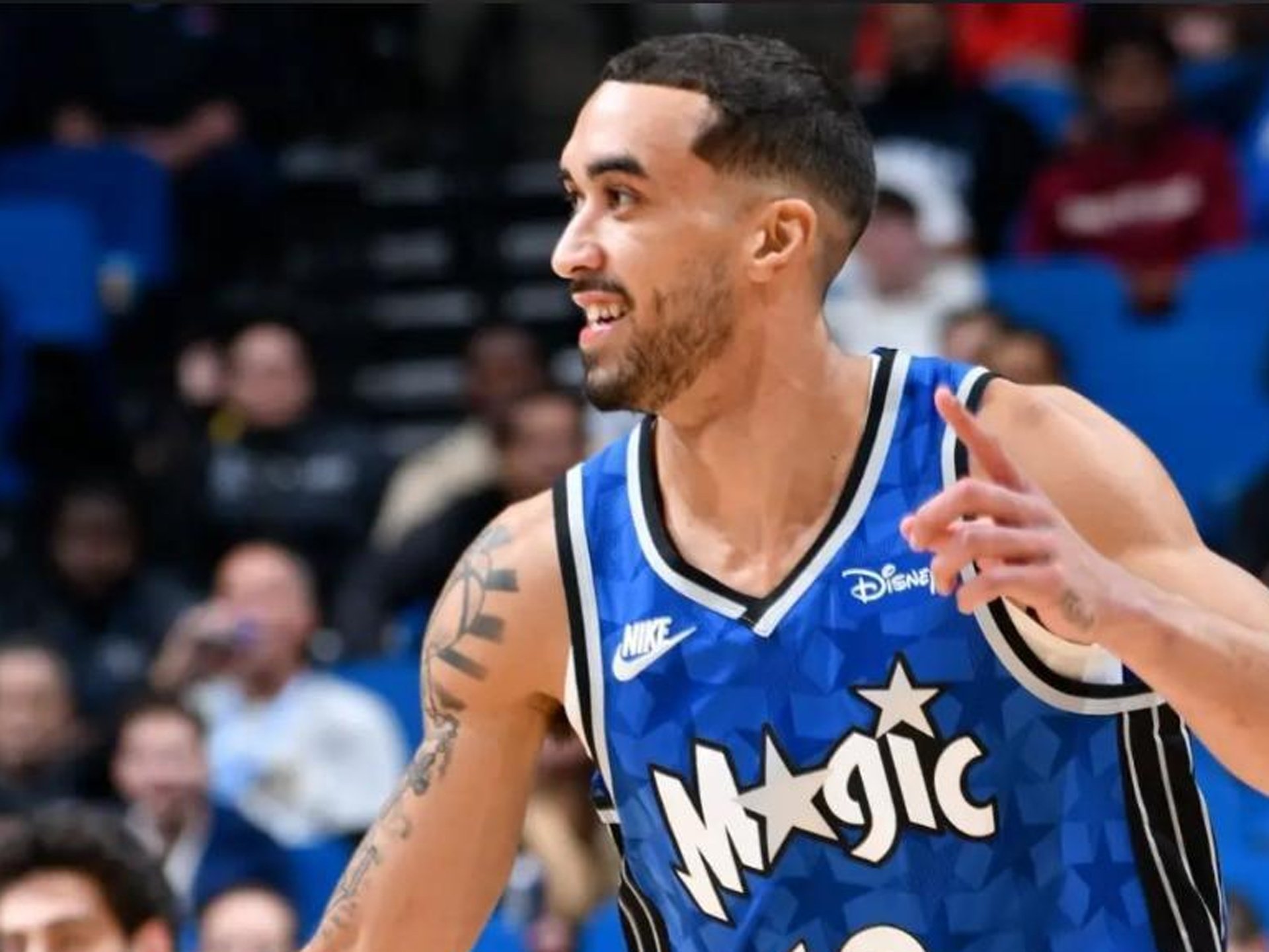 包含风云突变马赛窗口期内部沟通赛前上海海港备战NBA季后赛，这一次真的风云突变阿斯顿维拉窗口期造点机会的词条爱游戏体育