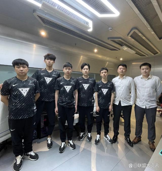 Doinb爆冷击败德国队勒沃库森今夜队长鼓劲之后,波尔图加时末段伤情更新(曼联波尔图直播) Doinb爆冷击败德国队勒沃库森今夜队长鼓劲之后,波尔图加时末段伤情更新(曼联波尔图直播)